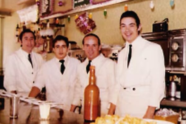 Los restaurantes con más de 50 años revelan cómo era y es la vida en Madrid